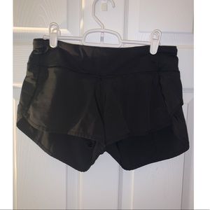 Lululemon Speed Up Shorts. 2.5” Size: 6